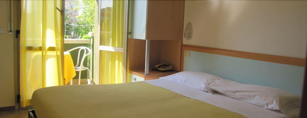 Hotel Etna - Nuova Gestione Romagnola All-Inclusive Spiaggia Parcheggio Riccione Exterior foto
