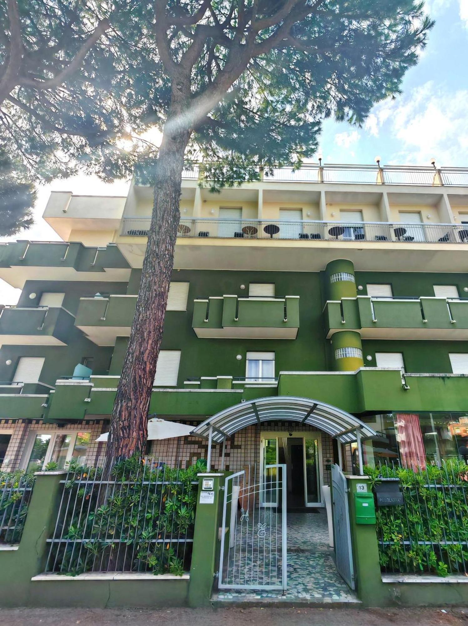 Hotel Etna - Nuova Gestione Romagnola All-Inclusive Spiaggia Parcheggio Riccione Exterior foto